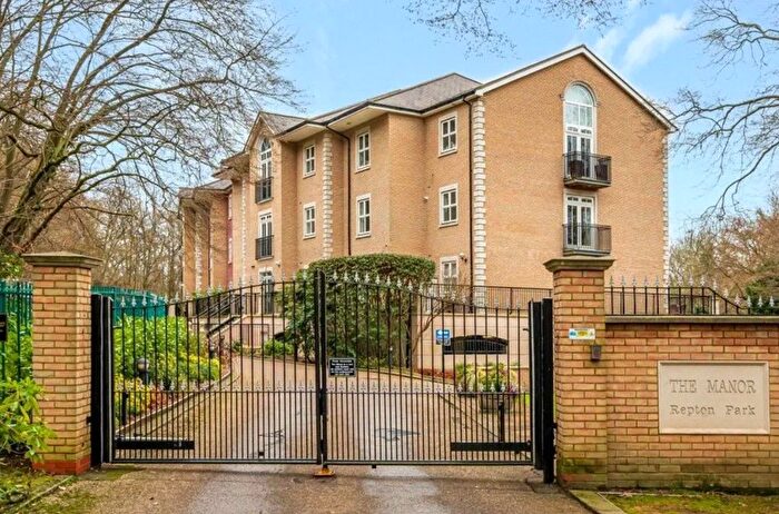 4 Bedroom Flat For Sale In Flat, The Manor, Regents Drive, Woodford Green, IG8