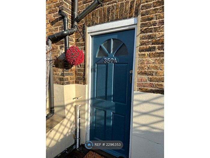 2 Bedroom Flat To Rent In Garratt Lane, London, SW18