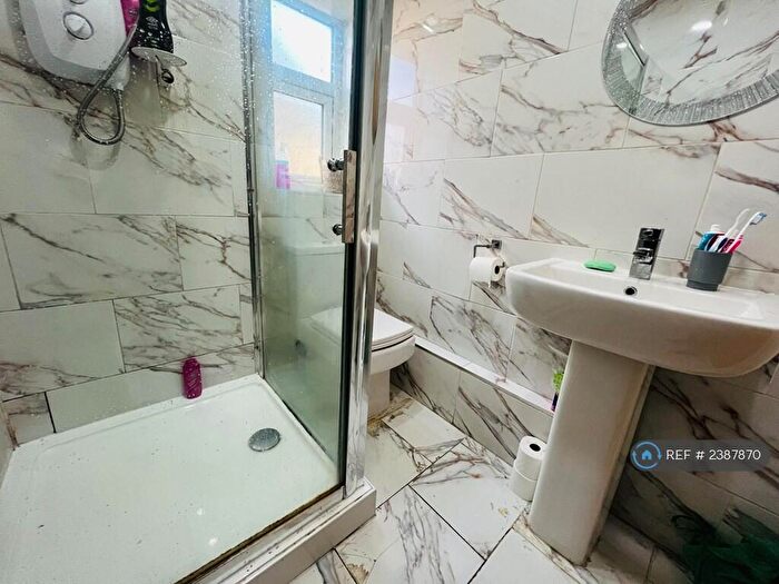 1 Bedroom Flat To Rent In Stone Hall Road, Bradford, BD2