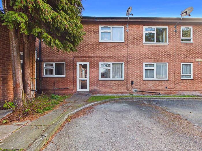 2 Bedroom Flat For Sale In St. Lukes Court, Willerby, Hull, HU10