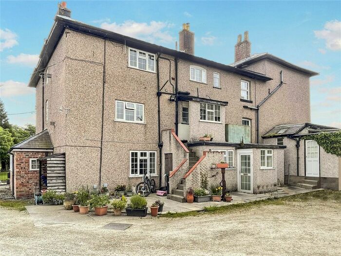 2 Bedroom Flat To Rent In Glanhafren Hall, Llanidloes Road, Newtown, Powys, SY16