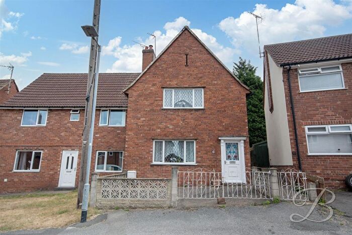 3 Bedroom Semi-Detached House For Sale In Cross Drive, Rainworth, Mansfield, NG21