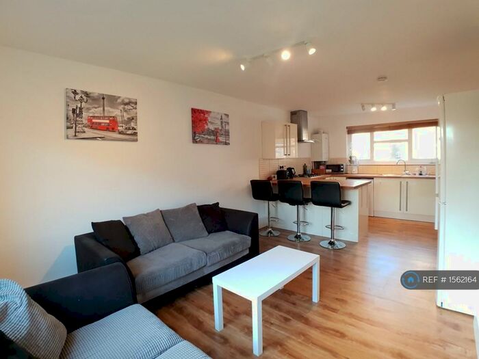 2 Bedroom Flat To Rent In Pitfield Street, London, N1