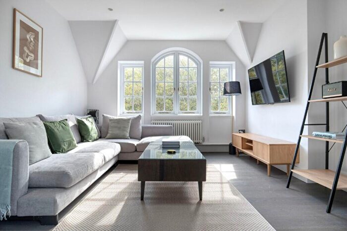 2 Bedroom Apartment To Rent In Wellington Place, London, NW8