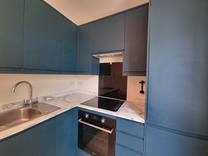 Studio To Rent In Station Road, Winchmore Hill, N21