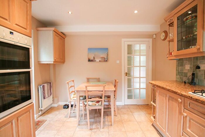 4 Bedroom Detached House For Sale In Martins Drive, Wokingham, RG41