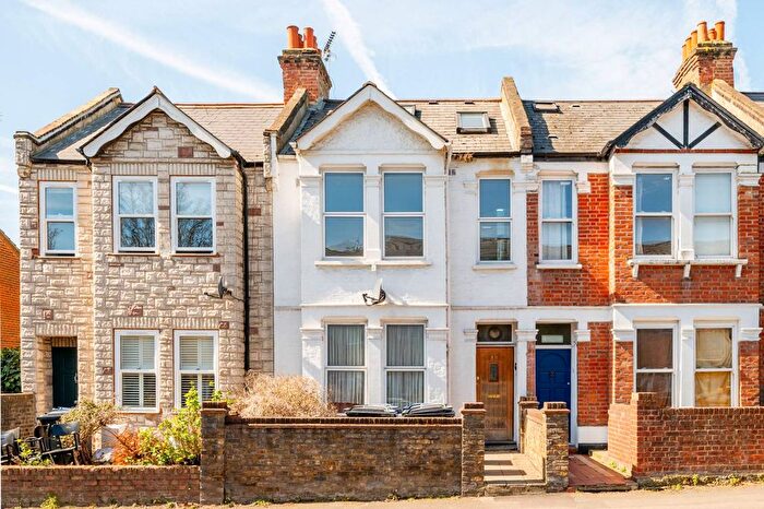 1 Bedroom Flat To Rent In Winchester Street, South Acton, London, W3