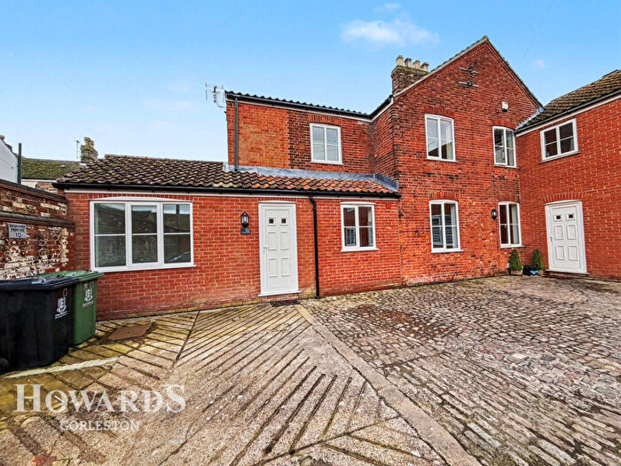 2 Bedroom Barn Conversion For Sale In Gordon Road, Great Yarmouth, NR31
