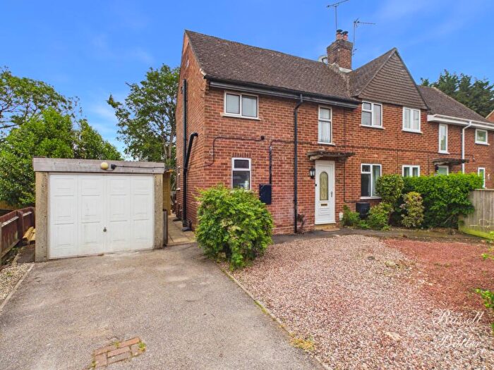 3 Bedroom Semi Detached House For Sale In New Street, Tingewick, Buckingham, MK18