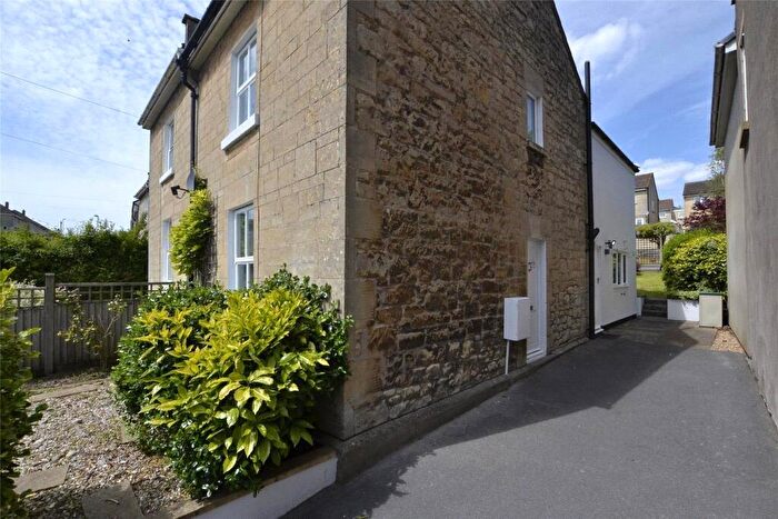 4 Bedroom Semi-Detached House To Rent In Bath, BA2
