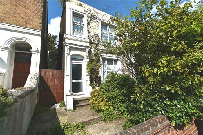 2 Bedroom Apartment To Rent In Highfield Road, Dartford, DA1