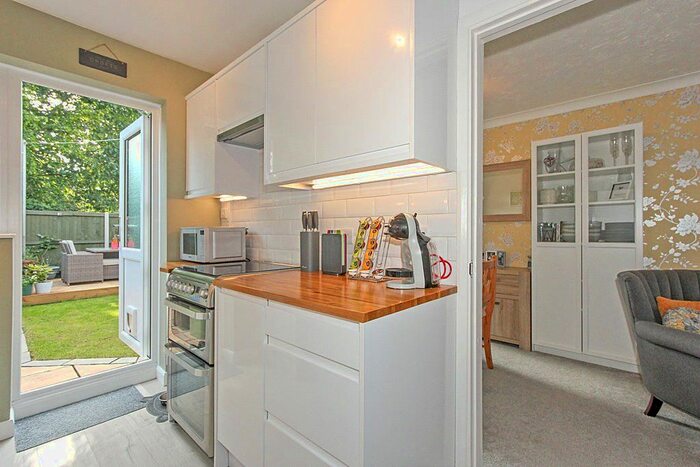 2 Bedroom Terraced House For Sale In Beaconsfield Road, Sittingbourne, Kent, ME10