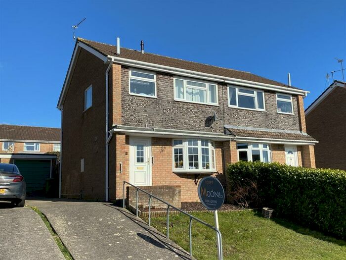 3 Bedroom Semi-Detached House To Rent In Stuart Avenue, Chepstow, NP16