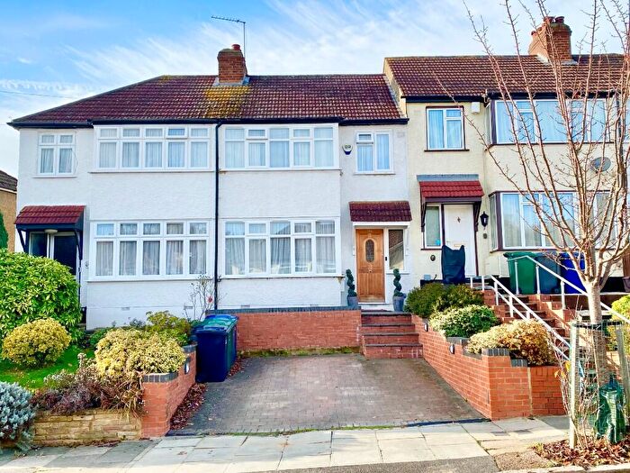 3 Bedroom Terraced House For Sale In Daneland, East Barnet, EN4