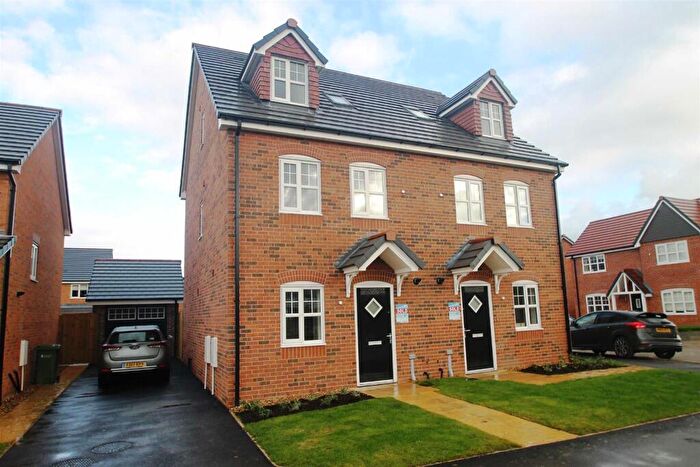 4 Bedroom Semi-Detached House To Rent In Queens Lancashire Avenue, Saighton, CH3