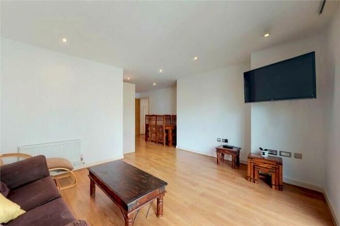 2 Bedroom Flat To Rent In Werner Court, London, E3
