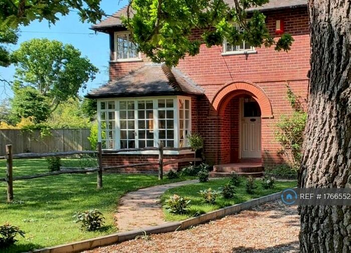 3 Bedroom Detached House To Rent In Drury Lane, Reading, RG7