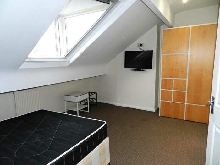 5 Bedroom Terraced House For Sale In Headingley Avenue, Leeds, LS6
