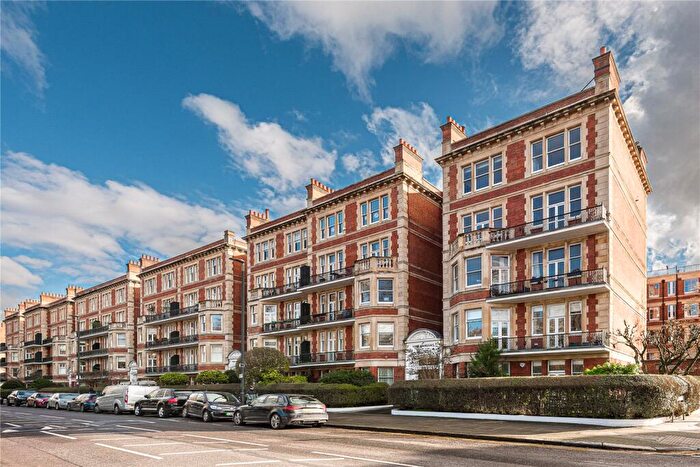 3 Bedroom Apartment For Sale In York Mansions, Prince Of Wales Drive, London, SW11