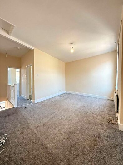2 Bedroom Maisonette To Rent In Adelaide Road, Southall, UB2
