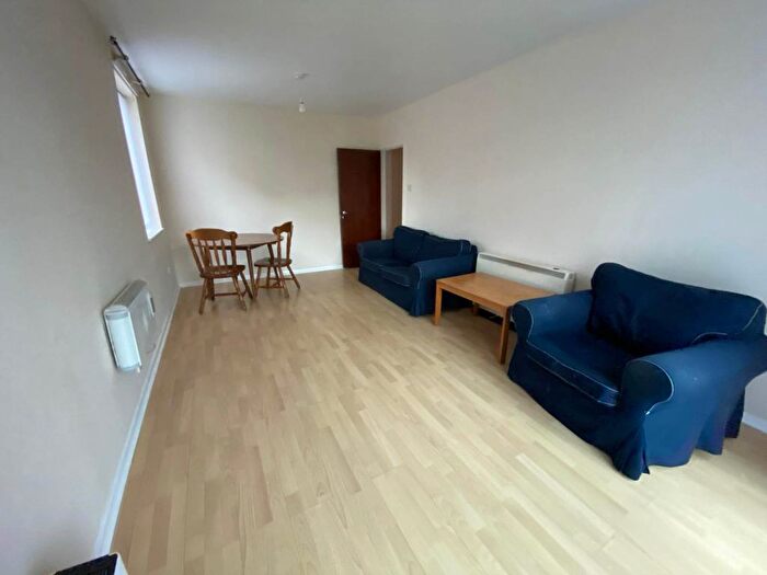 2 Bedroom Flat To Rent In Gwynant Place, Withington, M20