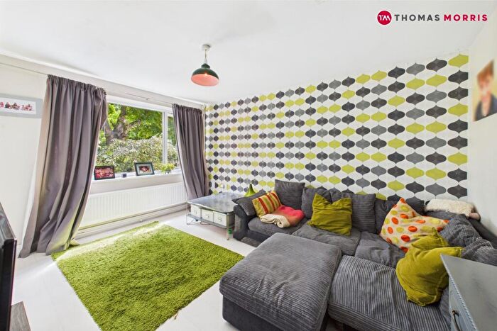 3 Bedroom Semi-Detached House For Sale In Sweeting Avenue, Little Paxton, St. Neots, Cambridgeshire, PE19