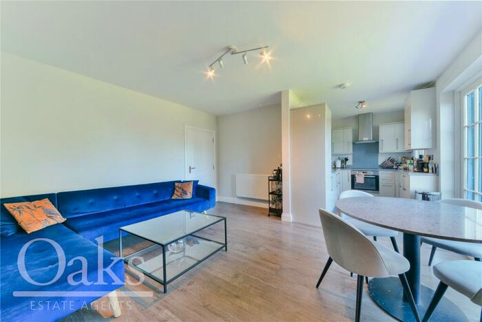 2 Bedroom Apartment To Rent In Coombe Road, South Croydon, CR0