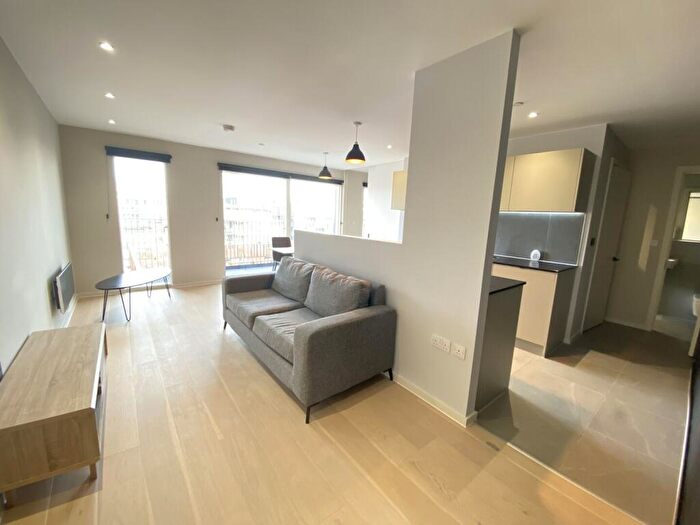 2 Bedroom Apartment To Rent In City Gardens, B Spinners Way, Manchester, M15