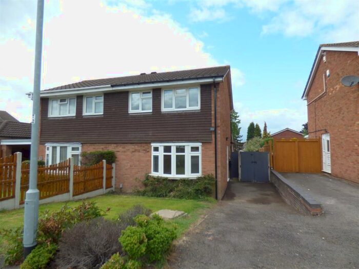 3 Bedroom Semi-Detached House To Rent In Tanhill, Wilnecote, Tamworth, B77