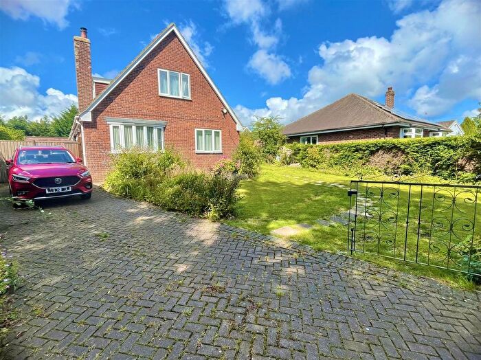 4 Bedroom Detached House For Sale In Racecourse Road, East Ayton, Scarborough, YO13