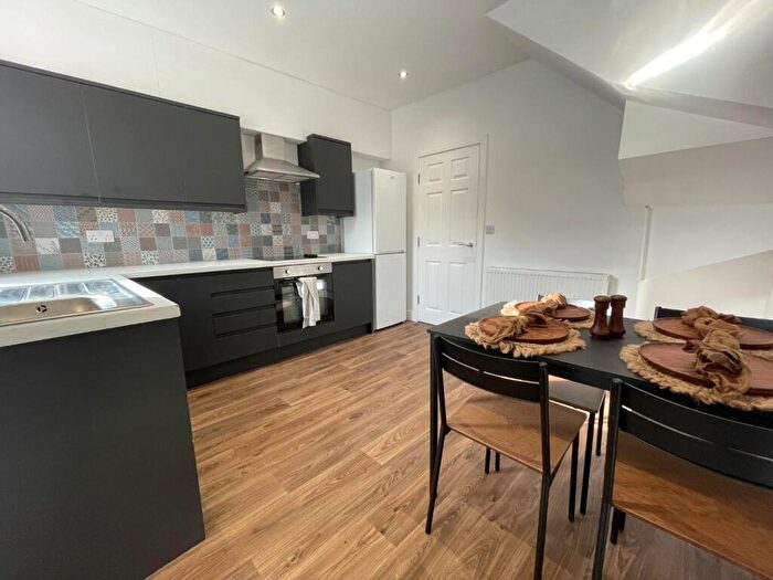 3 Bedroom House To Rent In Elgin Street, Crookes, S10