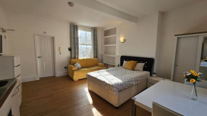 Studio To Rent In Studio Flats, Newmarket Road, Cambridge, CB5