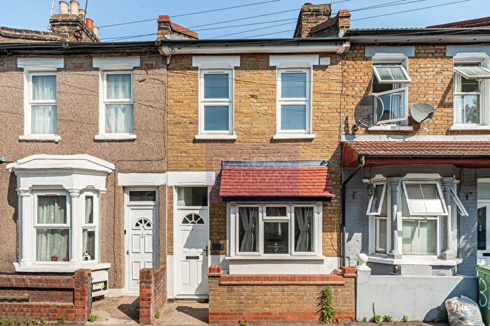 2 Bedroom Terraced House For Sale In Pitchford Street, Stratford, E15