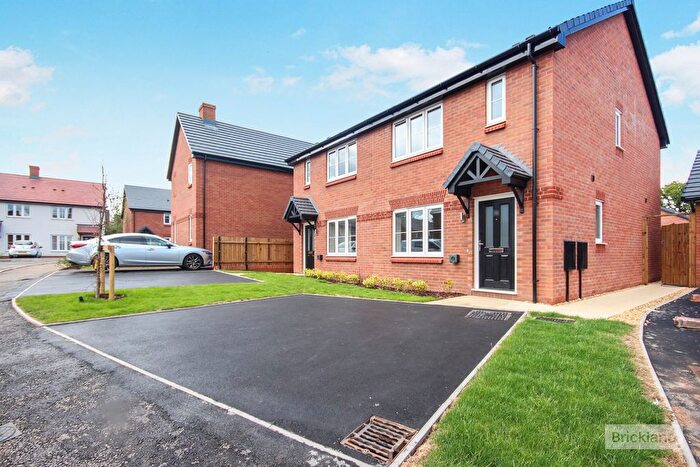 3 Bedroom Property To Rent In Hawkhurst Moor Avenue, Coventry, CV4