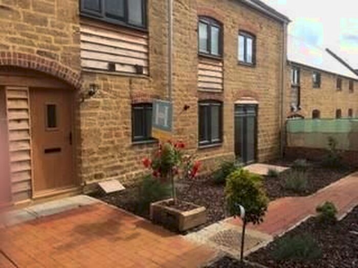 2 Bedroom Property To Rent In Old Farm Walk, Merriott, TA16