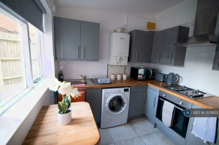 1 Bedroom Flat To Rent In London Road, Dover, CT17