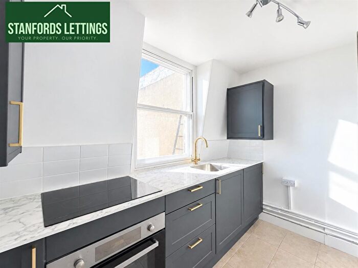 Studio To Rent In , Clarence Square, Brighton, BN1
