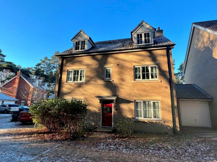 5 Bedroom Detached House To Rent In Heathland Way, Mildenhall, Bury St. Edmunds, IP28