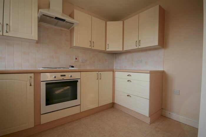 2 Bedroom Flat To Rent In Richmond Meech Drive, Kennington, Ashford, TN24