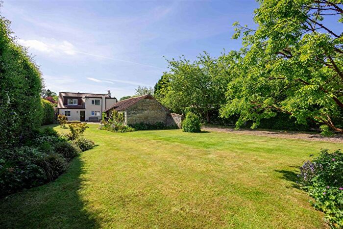 4 Bedroom Detached House For Sale In Bilton-In-Ainsty, York, YO26
