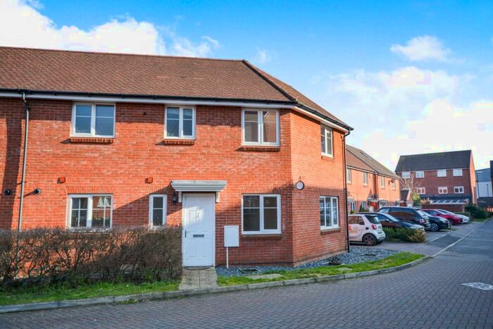 3 Bedroom Terraced House To Rent In The Bramblings, Amersham, HP6