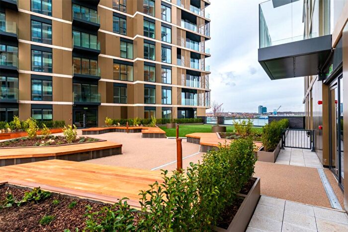 3 Bedroom Flat To Rent In Chatham Waters, South House, Gillingham Gate Road, Gillingham, ME4