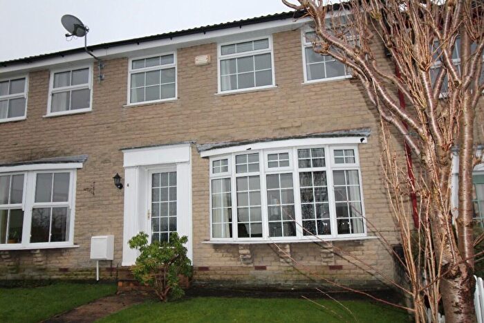 3 Bedroom Terraced House To Rent In Dale View, SK14
