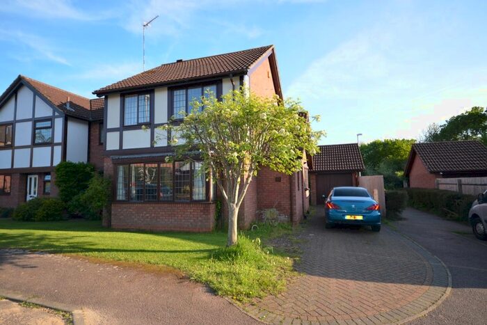 3 Bedroom Detached House To Rent In Stuart Close, Northampton, NN4