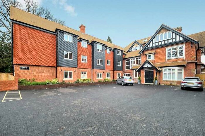 2 Bedroom Apartment To Rent In Pembury Road, Tunbridge Wells, Kent, TN2