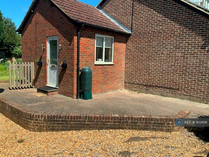 1 Bedroom Flat To Rent In Brewers Lane, Winchester, SO21