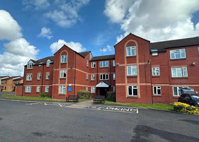 2 Bedroom Flat For Sale In Pembroke Way, Oak Tree Court, B28