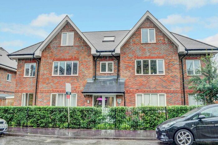 1 Bedroom Flat To Rent In Gilletts Lane, High Wycombe, HP12