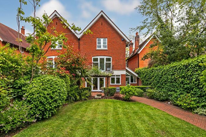 4 Bedroom Semi-Detached House To Rent In Edgar Road, Winchester, SO23
