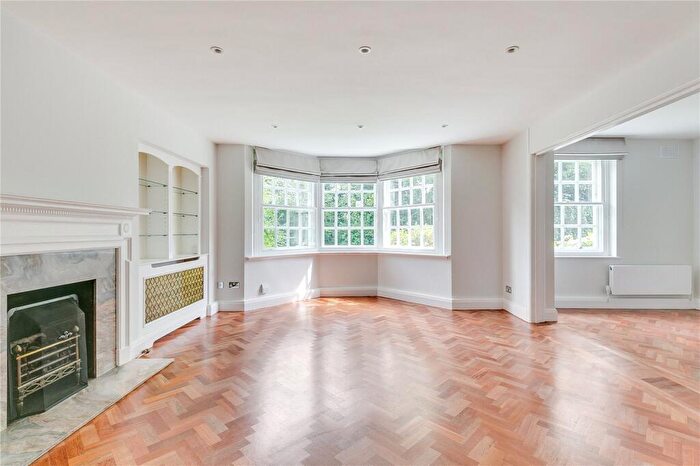 2 Bedroom Flat To Rent In South Square, Hampstead Garden Suburb, NW11